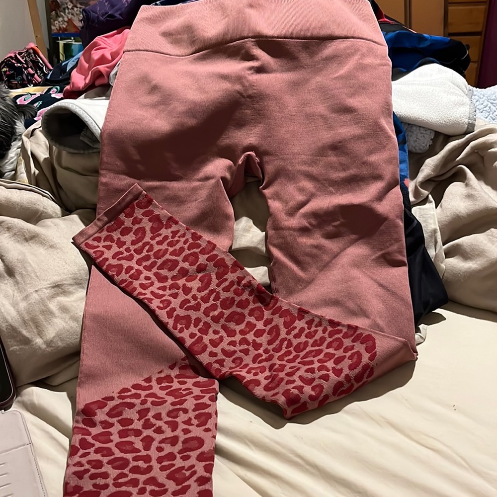 Fabletics Full Length Pink Leopard Seamless Legging